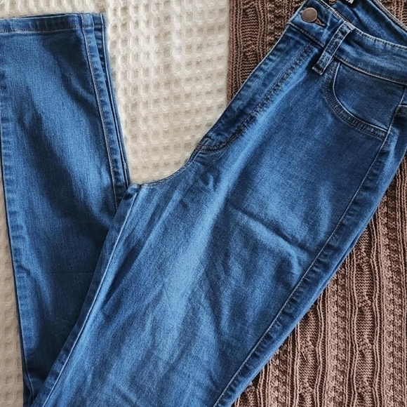 New Fashion Nova High waisted skinny jeans size 7 Casual Denim glam - Picture 7 of 7
